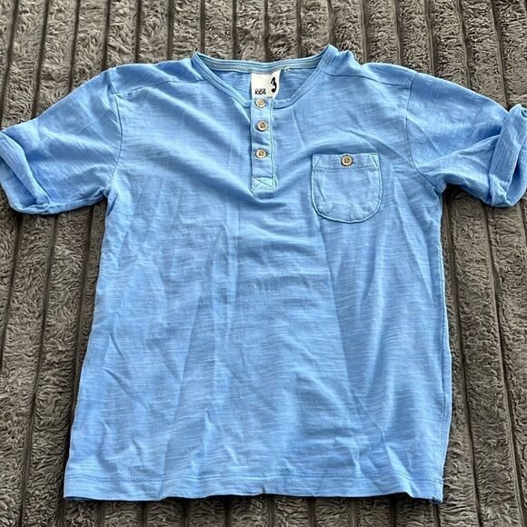 Cotton on Kids T-shirt - Picture 1 of 5